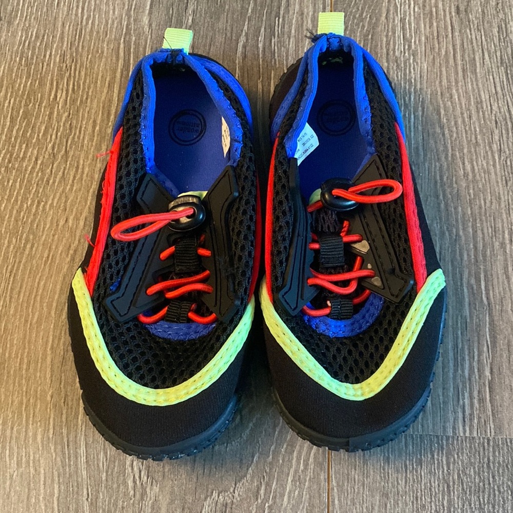 Wonder nation kids water shoes